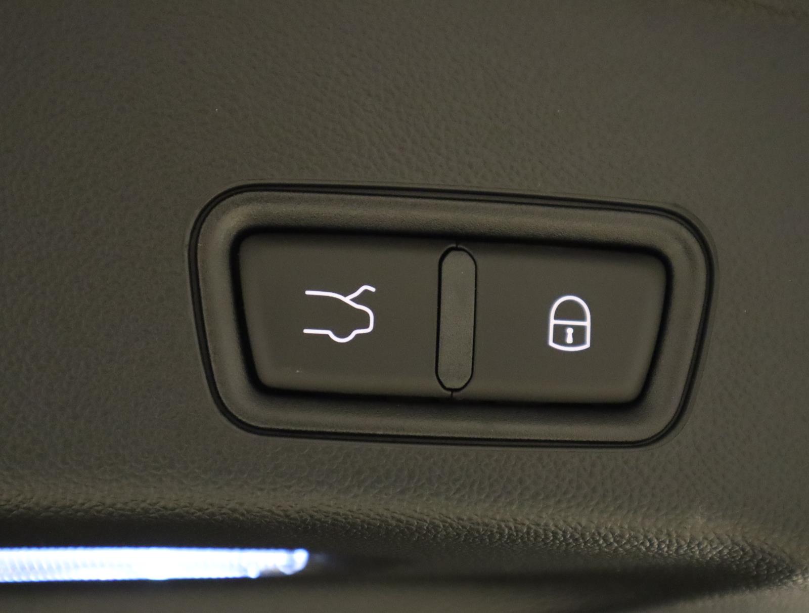 New 2024 Bianco Astro Metallic Maserati GT AWD image 11