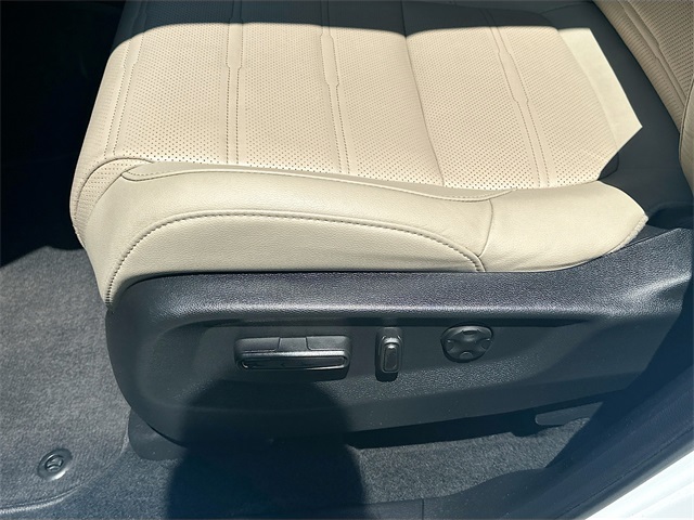 2022 Honda CR-V Hybrid EX-L photo 19