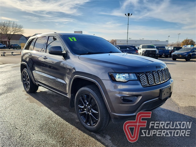 2017 Jeep Grand Cherokee Altitude's photo