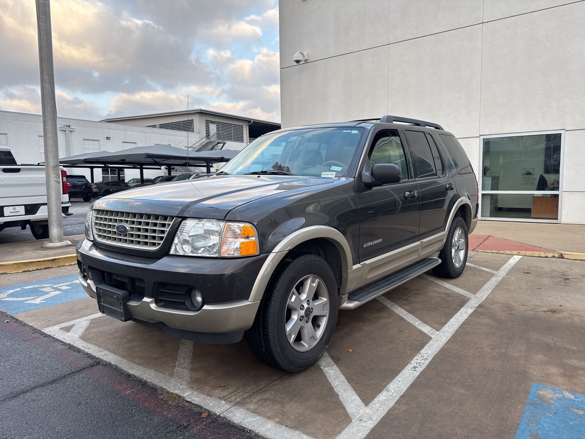2005 Ford Explorer Eddie Bauer's photo