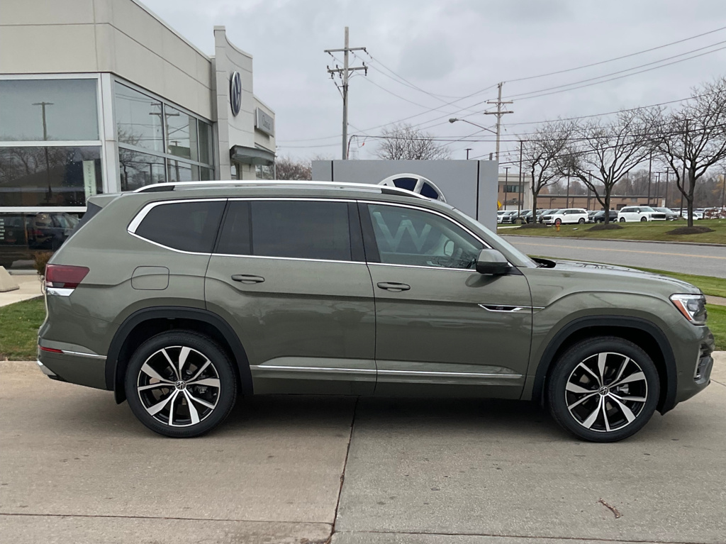 2026 Volkswagen Atlas SEL Premium R-Line photo 3