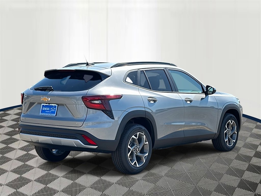 2025 Chevrolet Trax LT photo 5