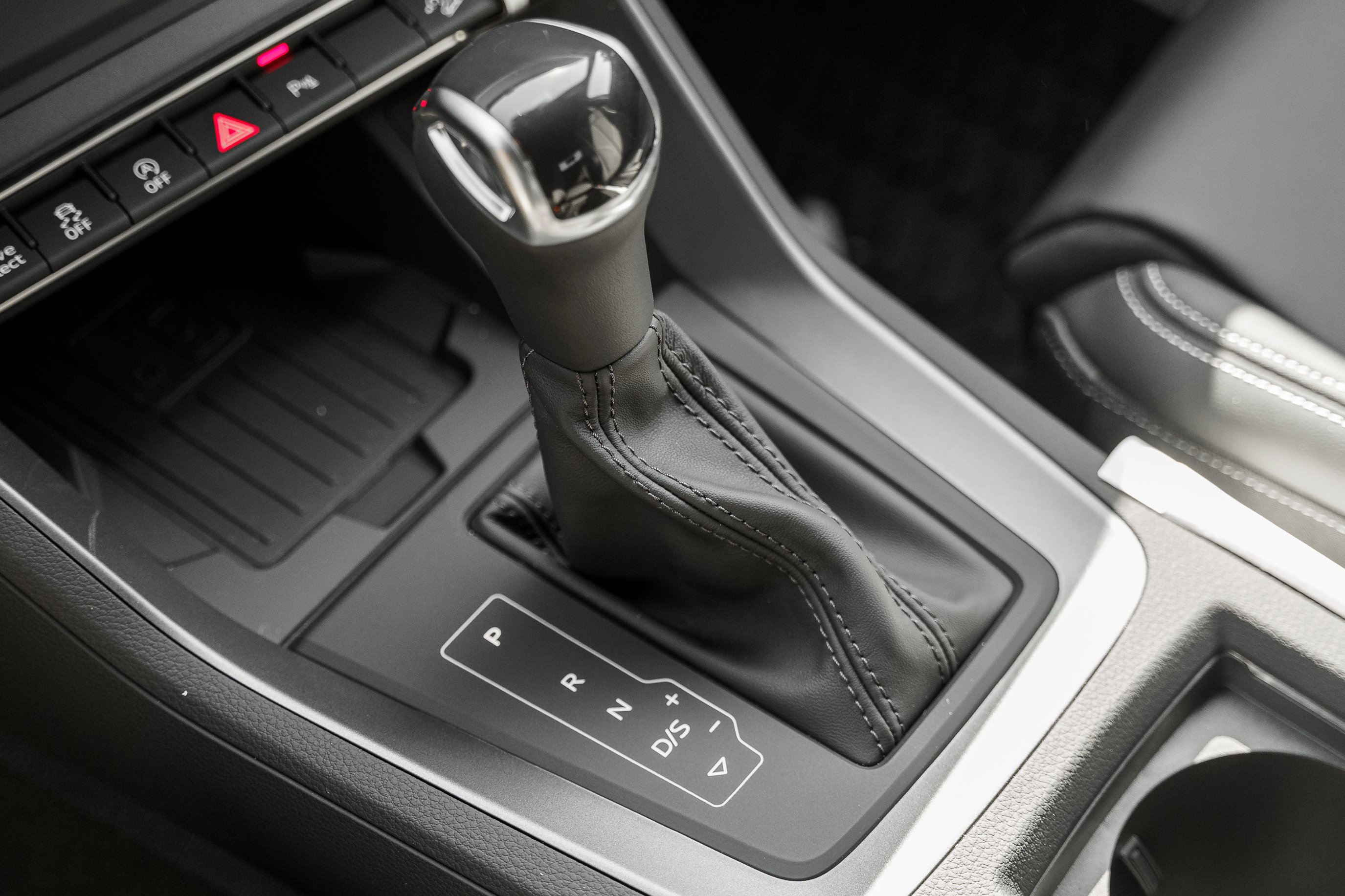 2025 Audi Q3 S line Premium photo 11