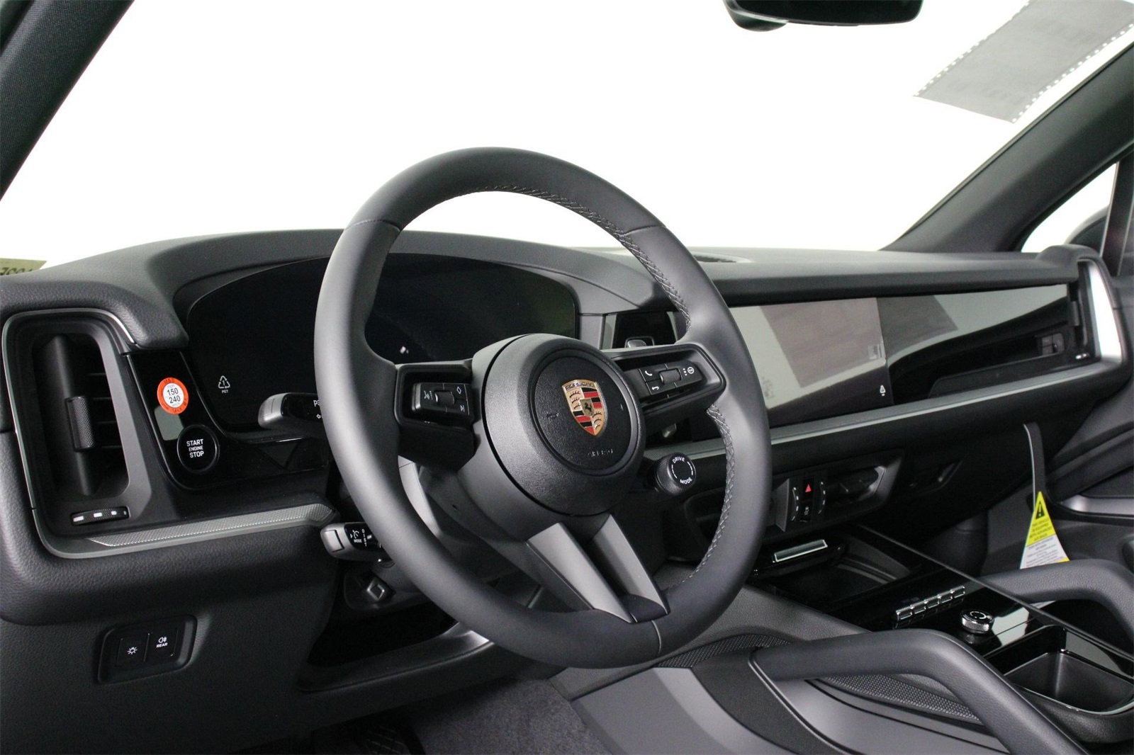 2025 Porsche Cayenne photo 3