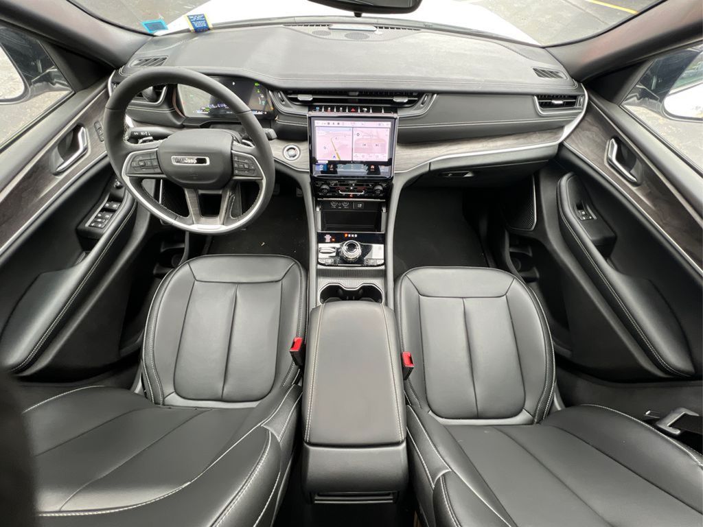 2024 Jeep Cherokee 4xe Base photo 19