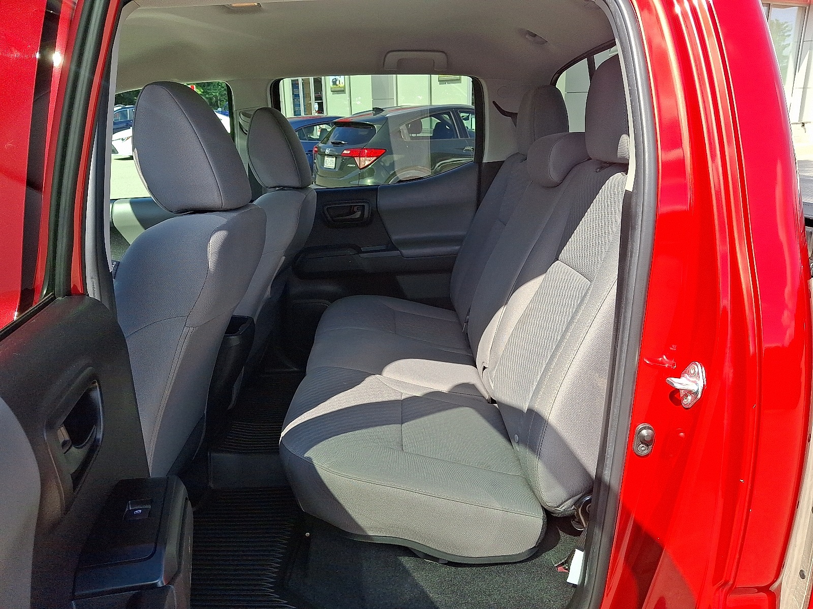 2022 Toyota Tacoma SR photo 11