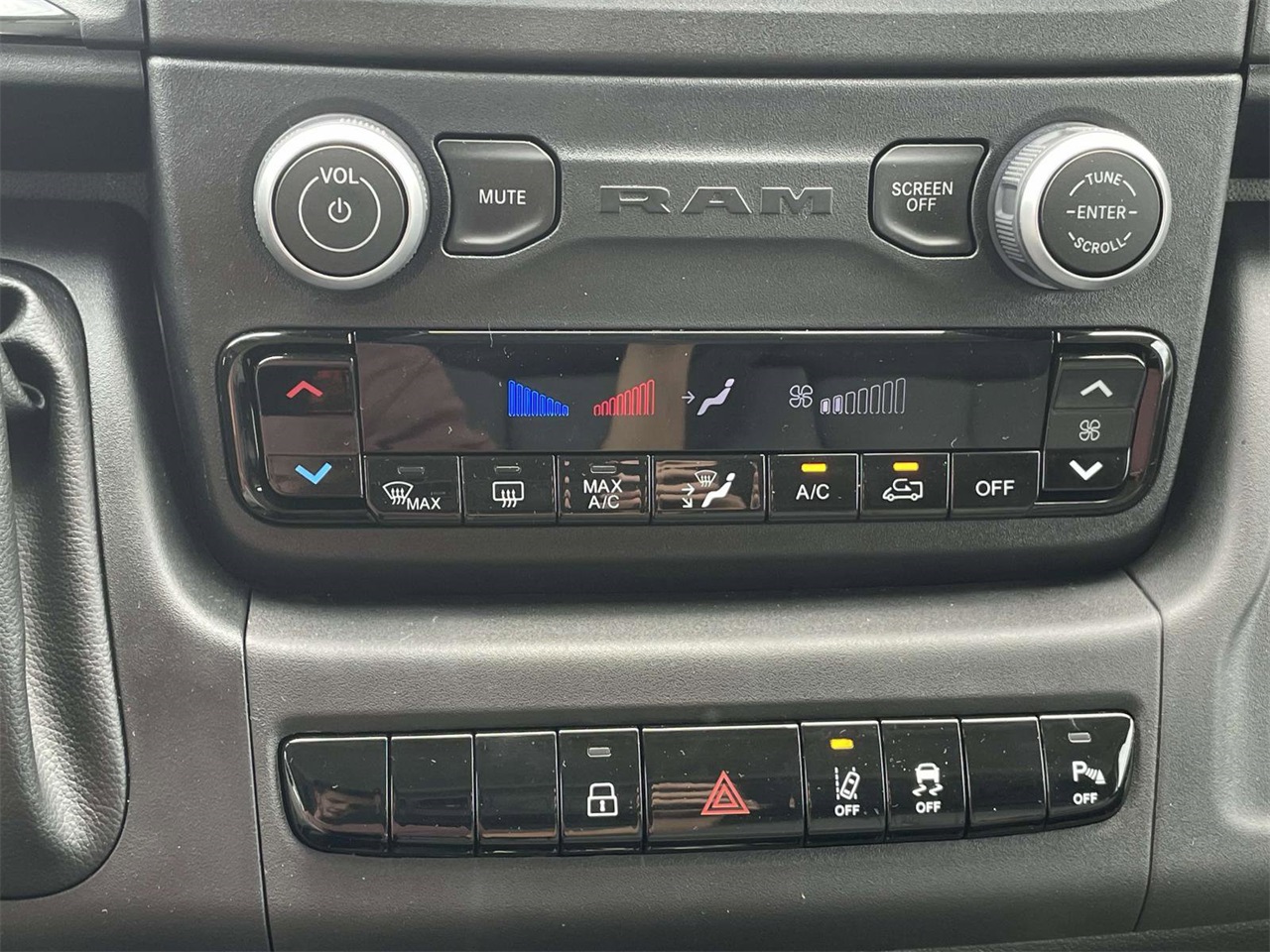 2024 Ram ProMaster 1500 photo 17