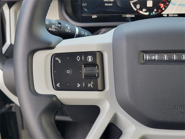 2024 Land Rover Defender 110 S photo 22