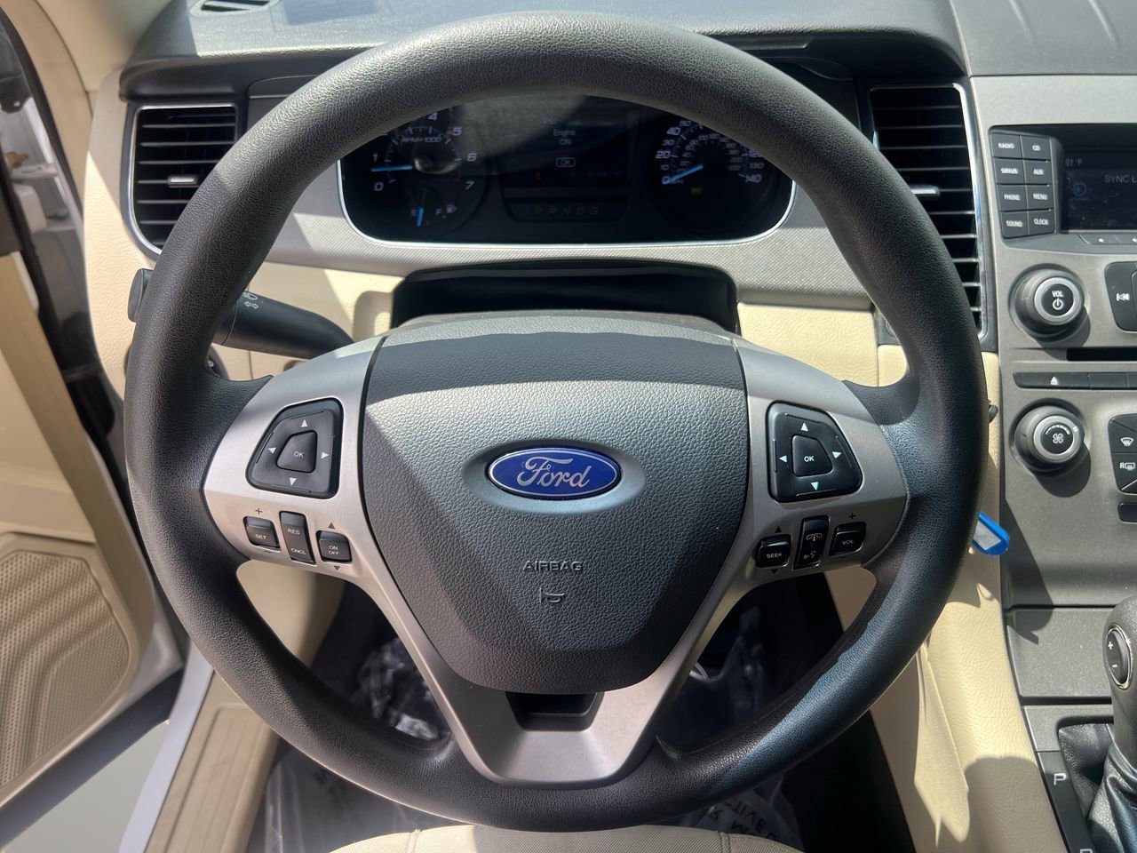 2018 Ford Taurus SE photo 26