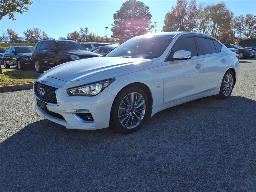 2018 Infiniti Q50 3.0t LUXE photo 2