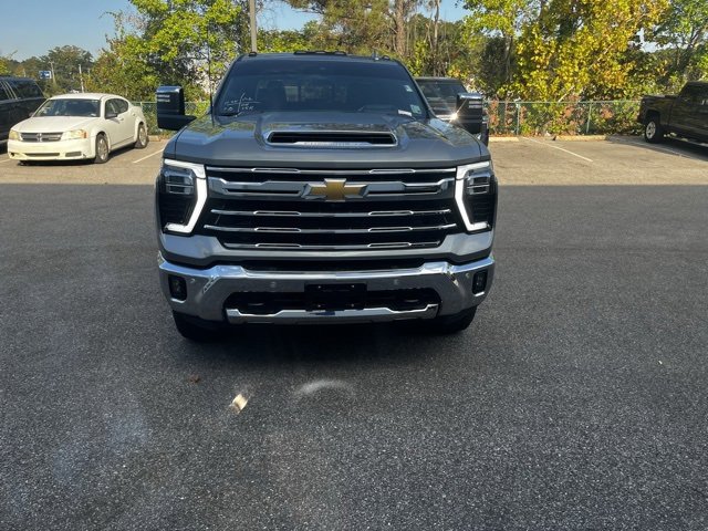 2024 Chevrolet Silverado 2500HD LTZ photo 2