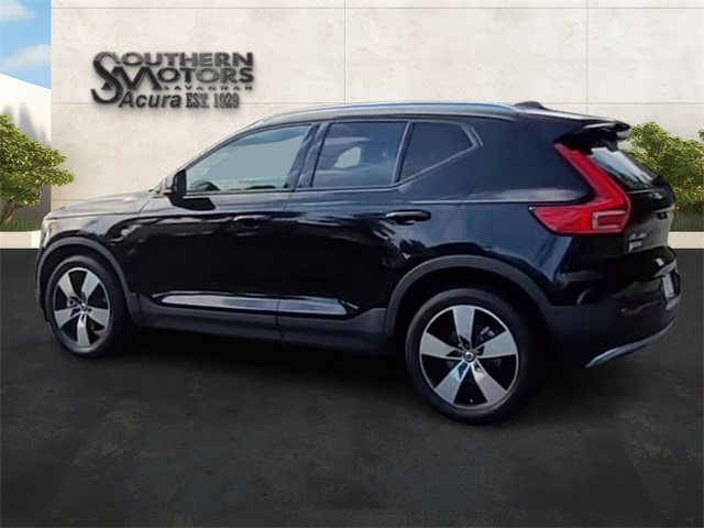 2021 Volvo XC40 Momentum photo 18