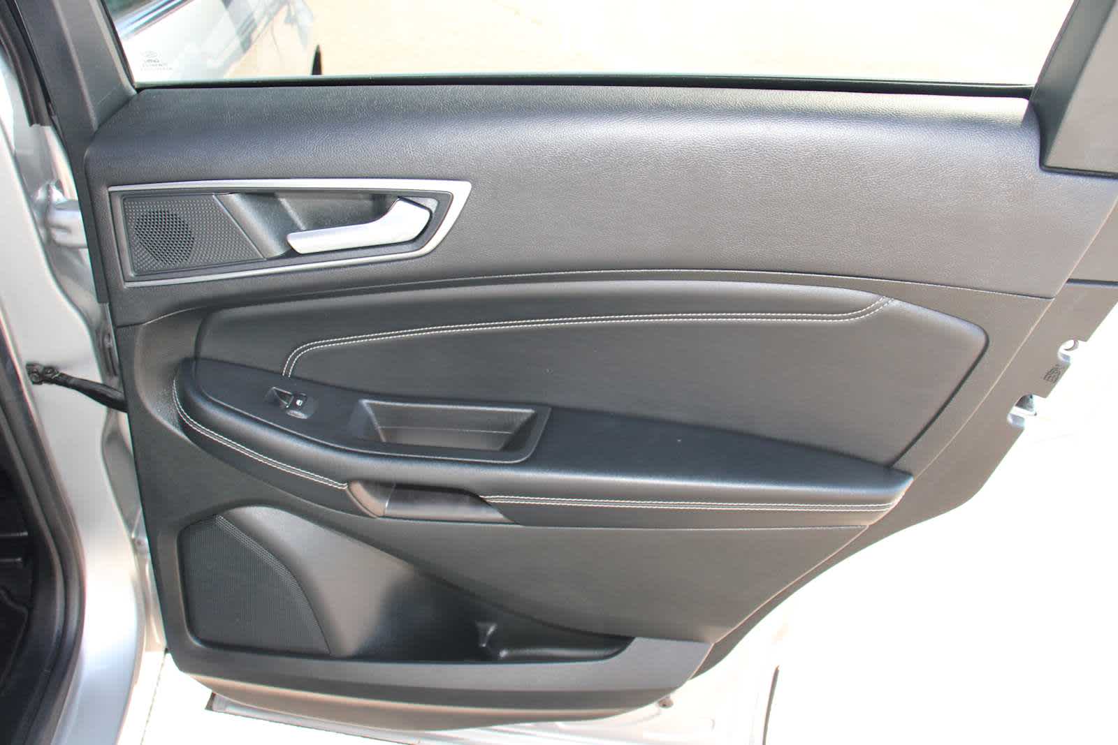 2022 Ford Edge Titanium photo 36