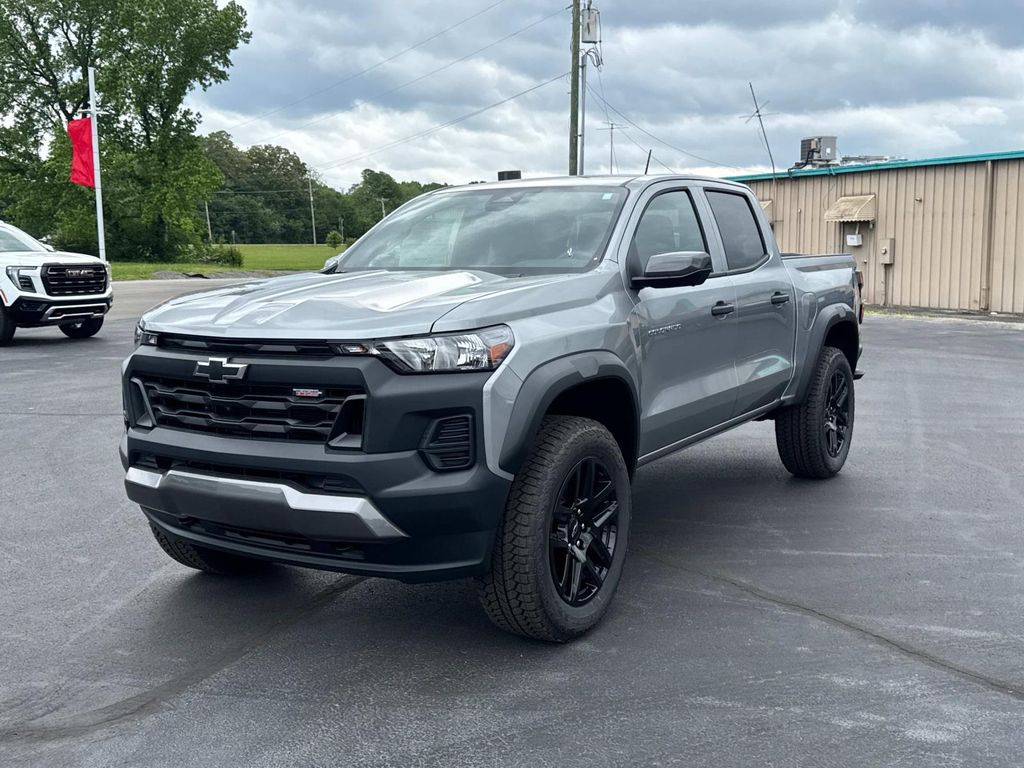 2025 Chevrolet Colorado Trail Boss photo 3