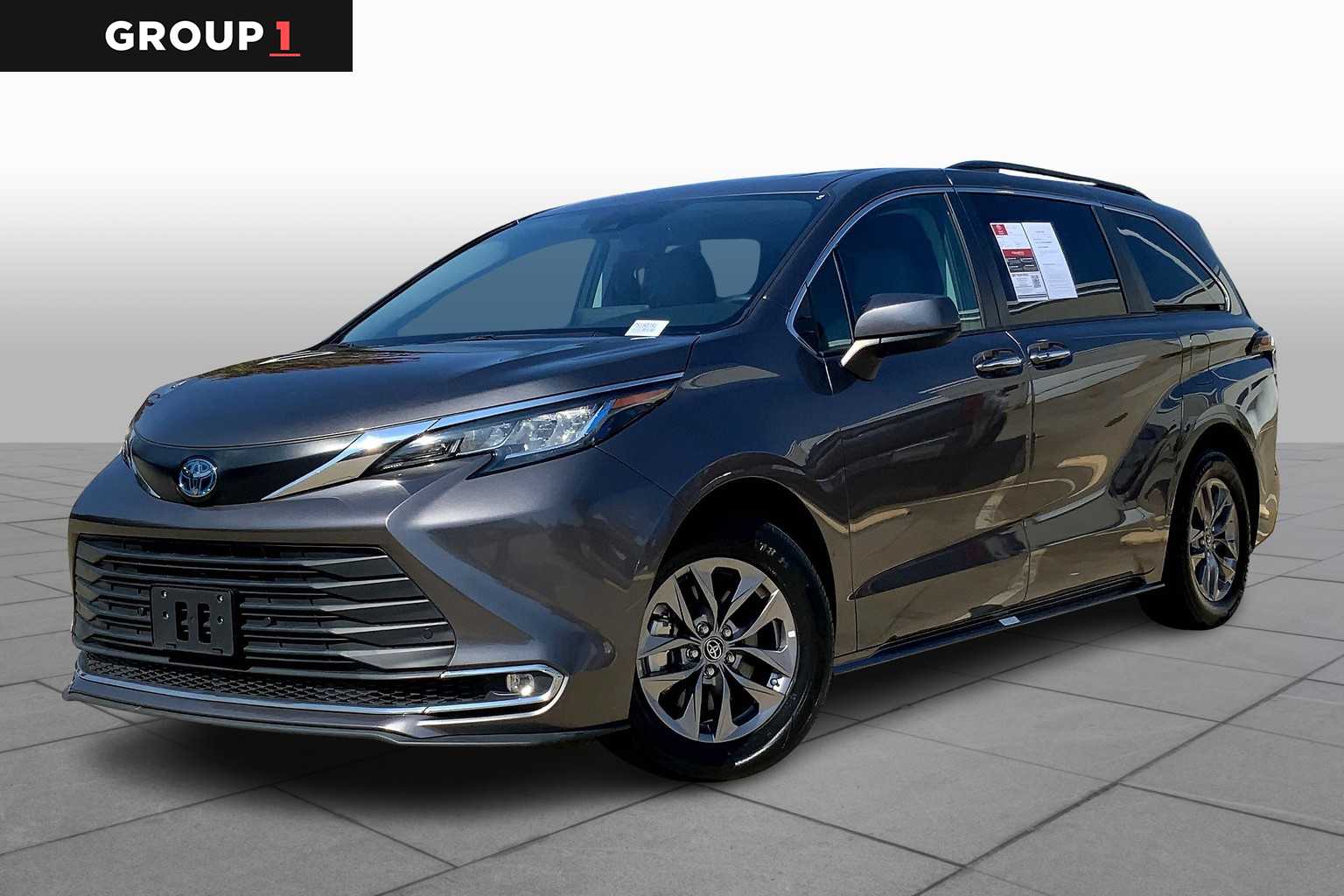 Pre-Owned 2023 Toyota Sienna XLE FWD 8-Passenger in Atlanta