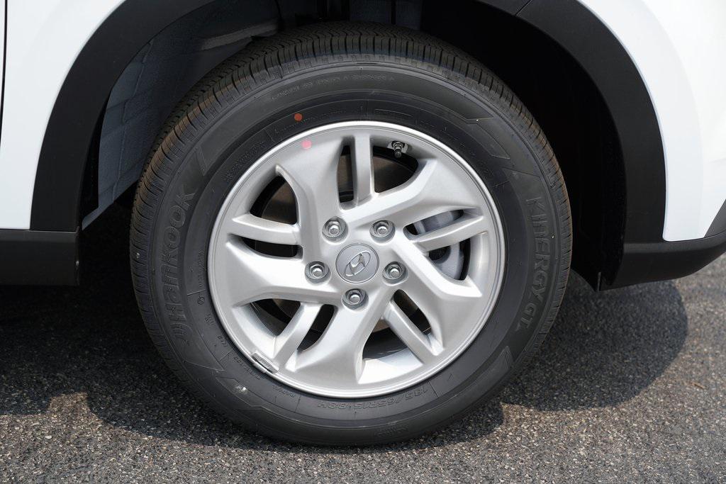 2025 Hyundai Venue SE photo 6