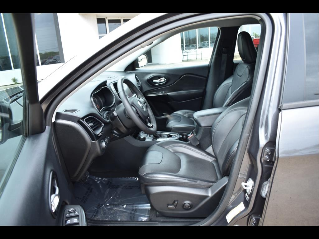 2023 Jeep Cherokee Altitude Lux photo 14