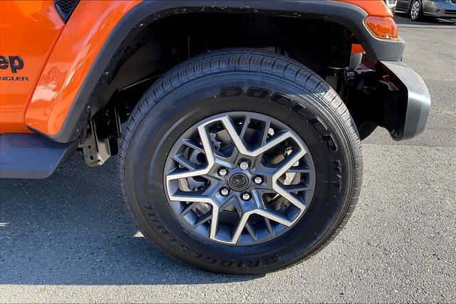 2025 Jeep Wrangler Sahara photo 11