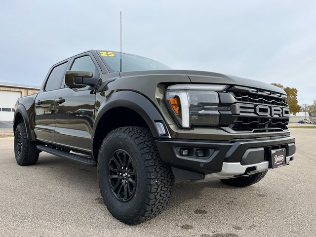2025 Ford F-150 Raptor photo 3
