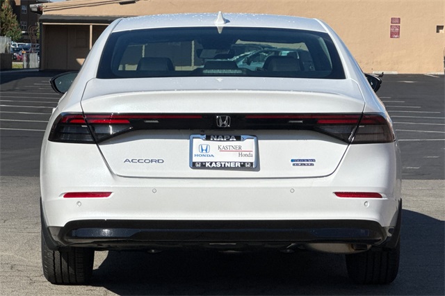 2025 Honda Accord Hybrid Touring photo 4