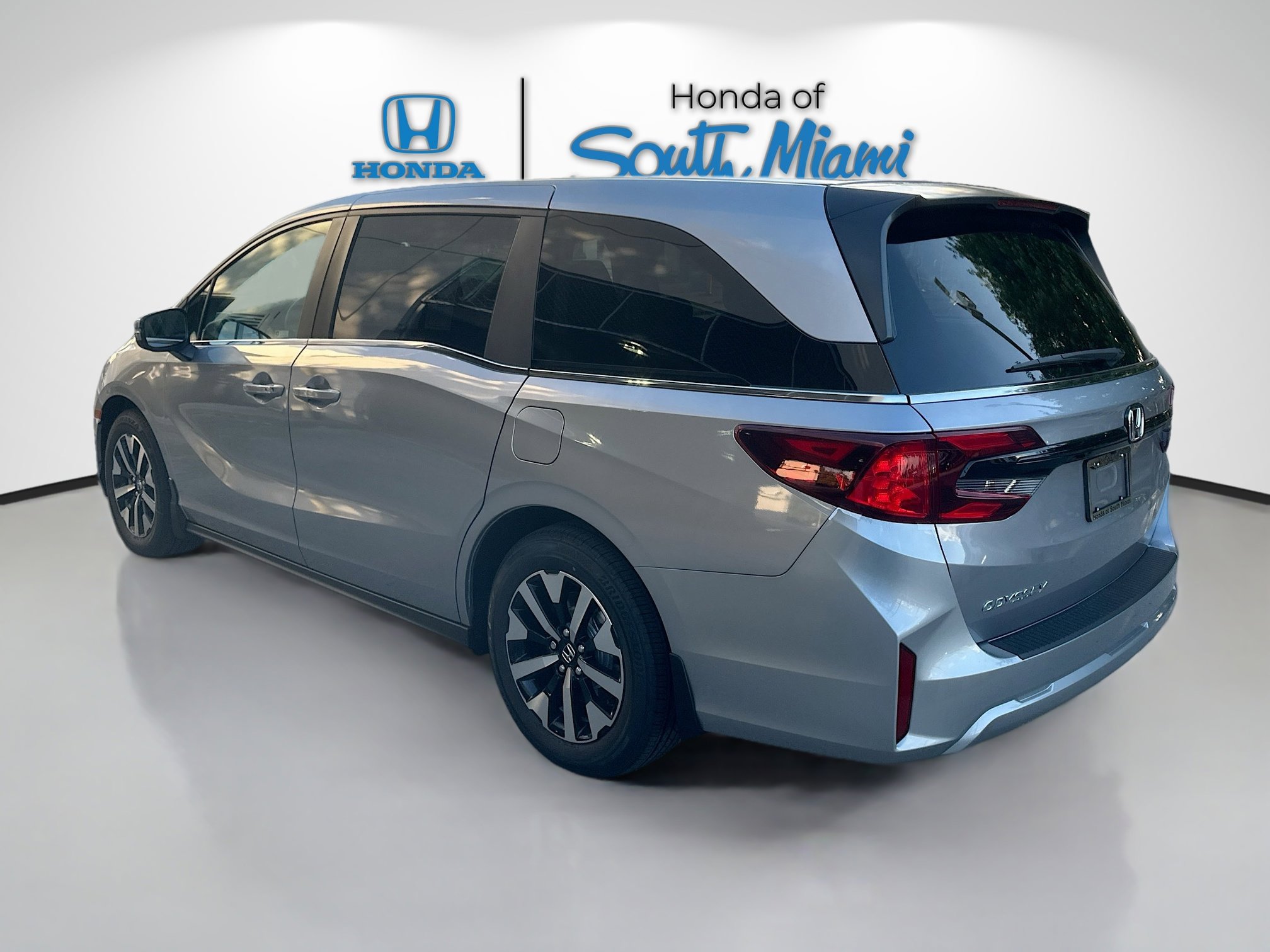 2026 Honda Odyssey EX-L photo 4