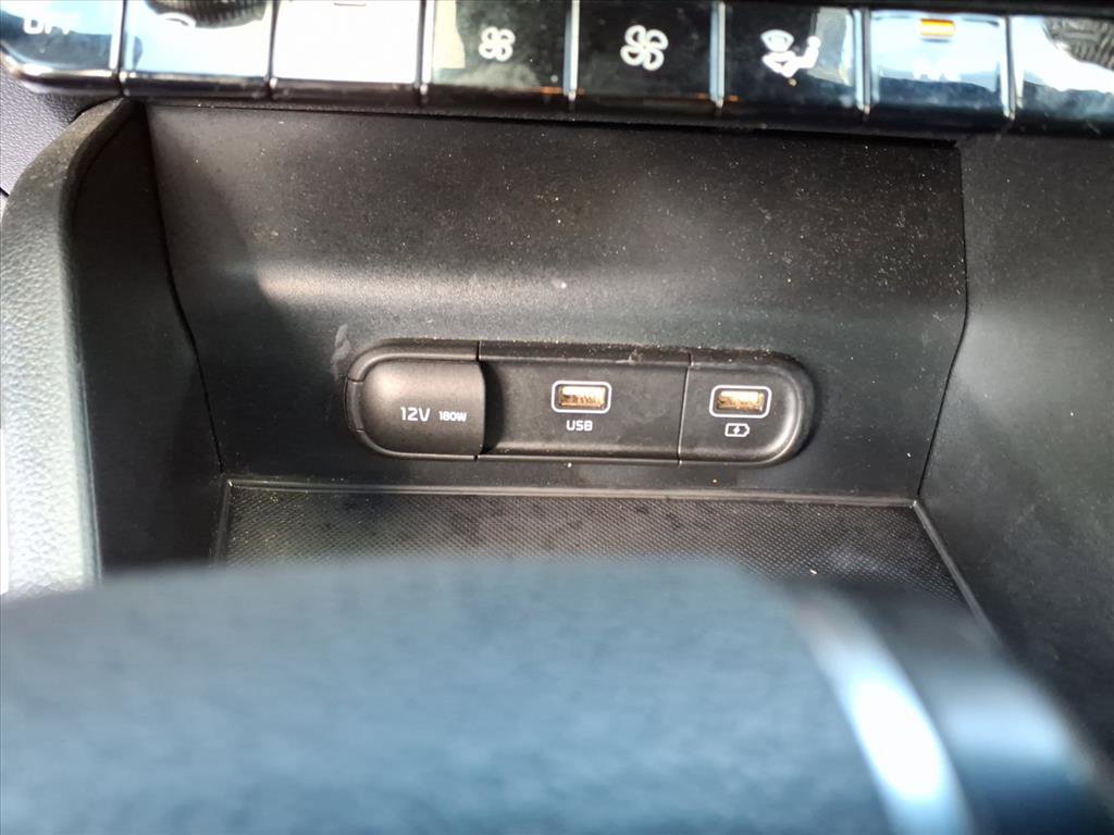 2022 Kia K5 GT-Line photo 14