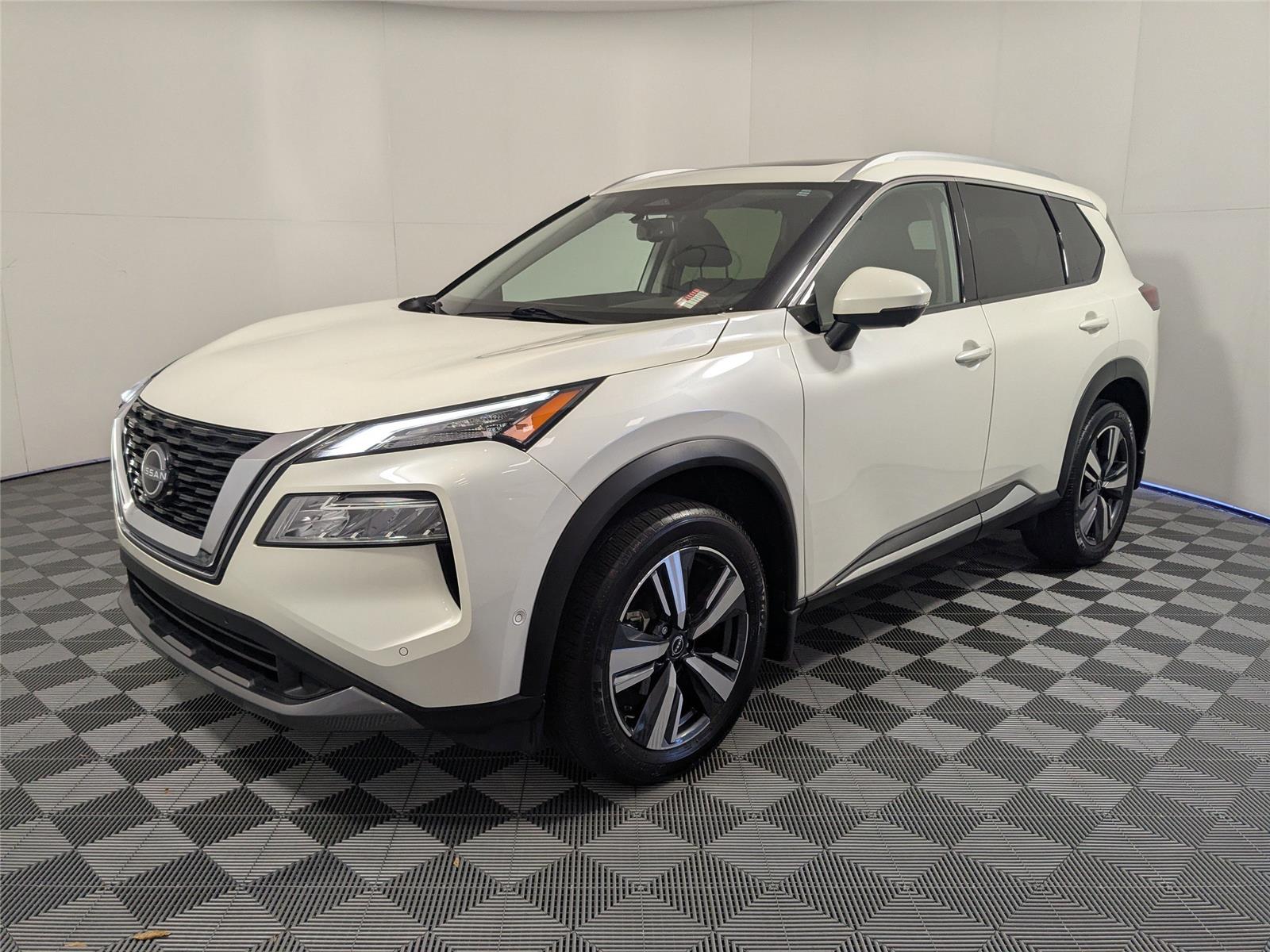 2023 Nissan Rogue SL's photo