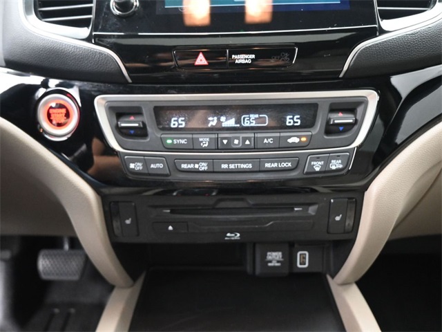 2019 Honda Pilot Touring photo 3
