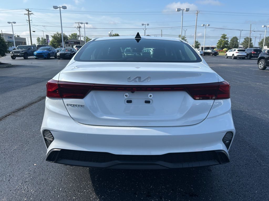 2023 Kia Forte LXS photo 8