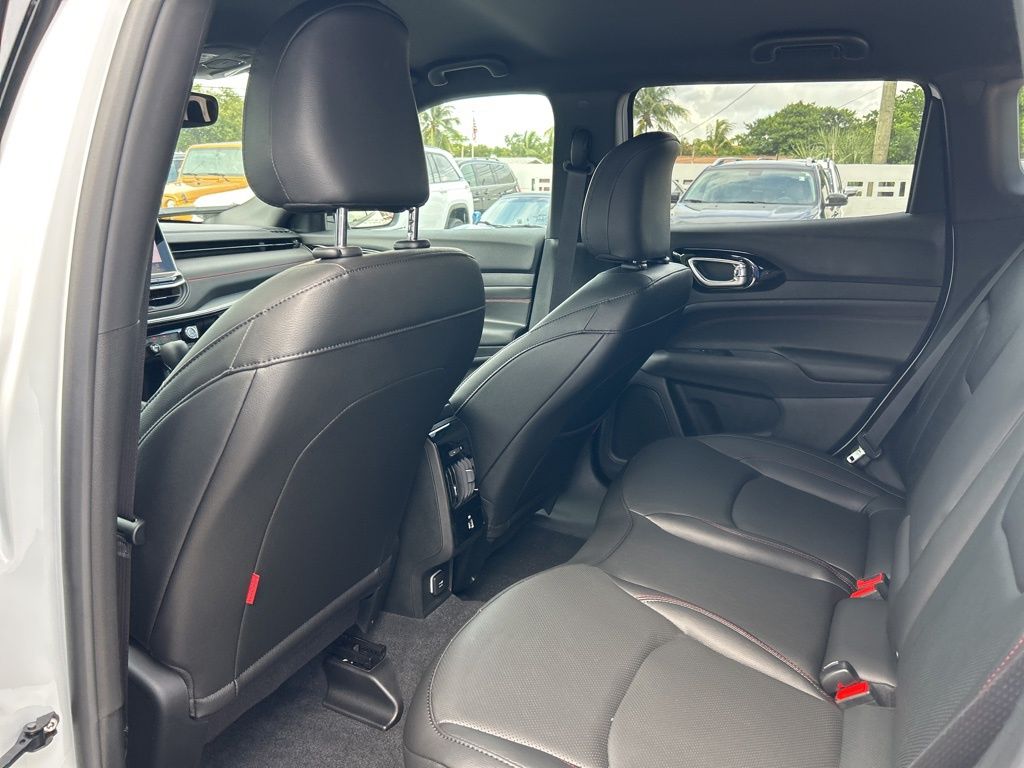 2025 Jeep Compass Trailhawk photo 31