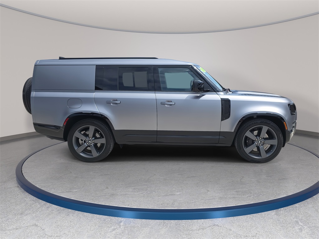 2024 Land Rover Defender 130 Outbound photo 4