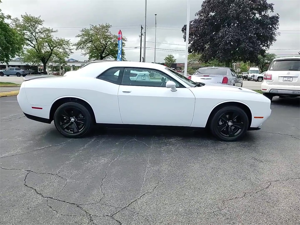 2023 Dodge Challenger SXT photo 8