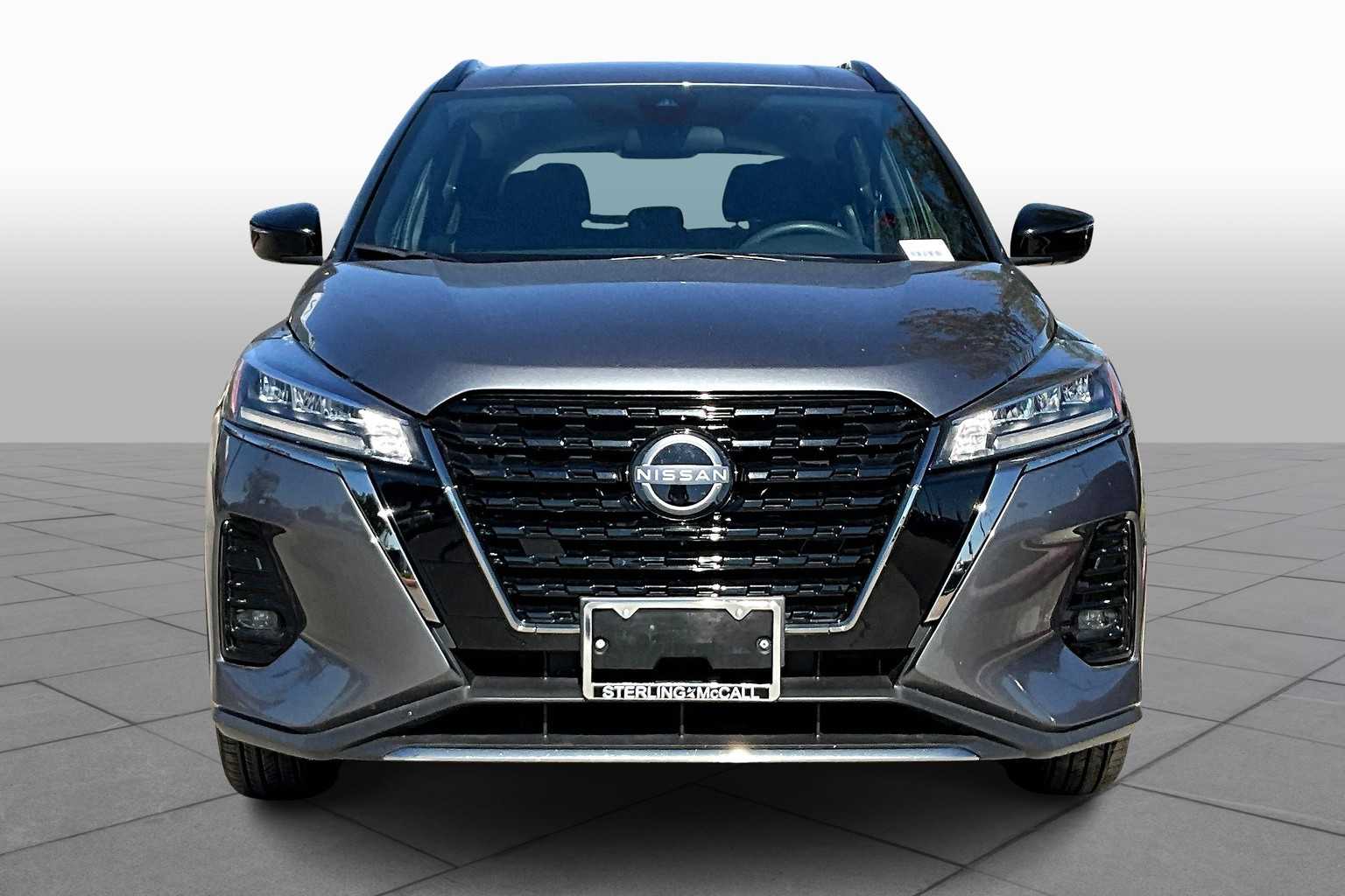 2024 Nissan Kicks SR photo 3