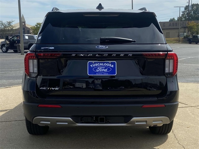 2025 Ford Explorer photo 3