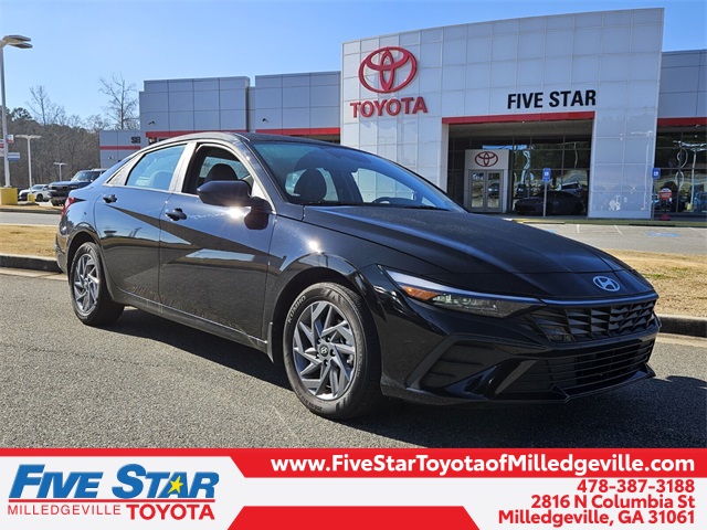 2025 Hyundai Elantra Blue's photo