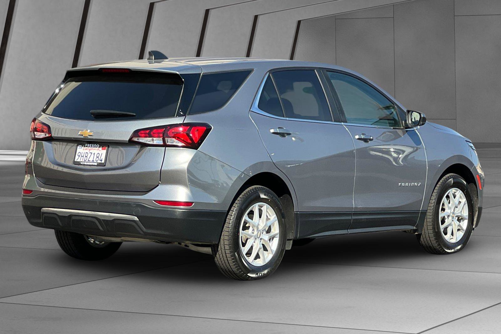 2023 Chevrolet Equinox LT photo 3