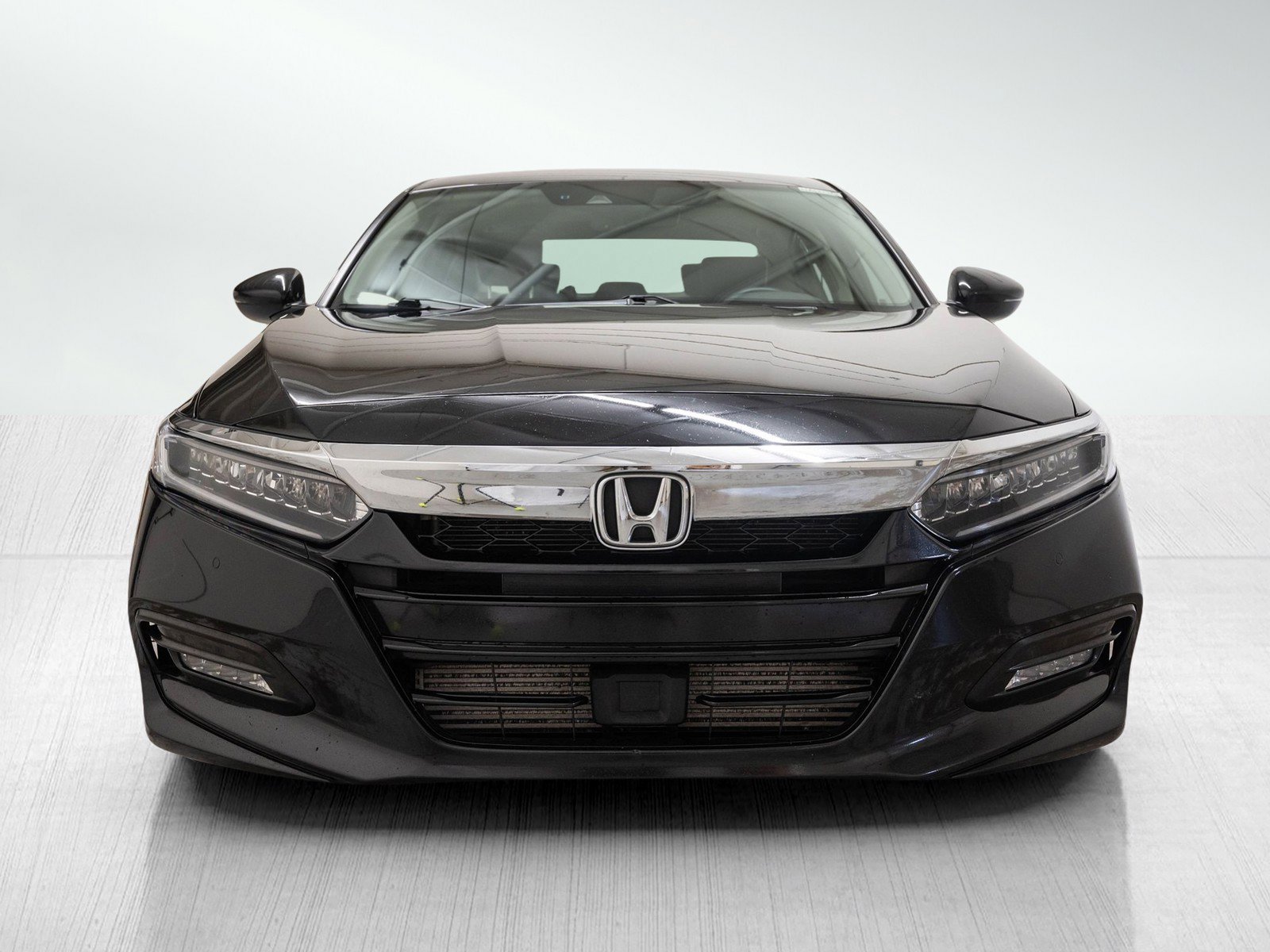 Used 2018 Honda Accord Touring with VIN 1HGCV1F95JA157935 for sale in Kansas City