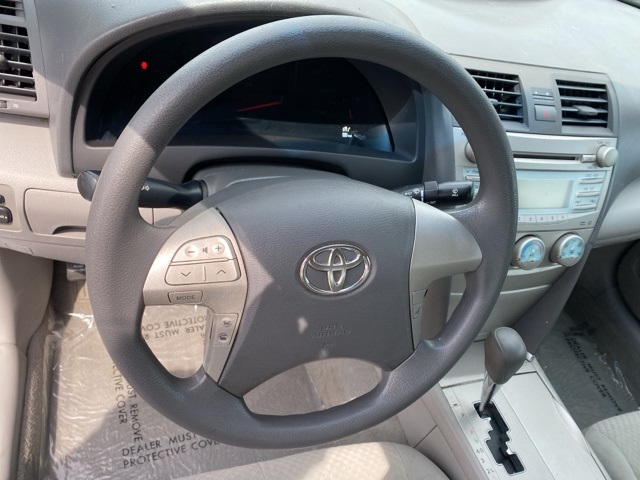 2009 Toyota Camry LE photo 11