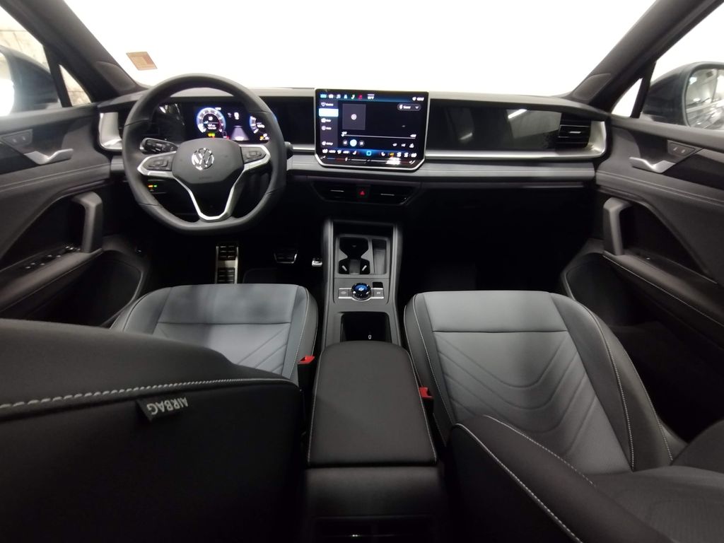 2025 Volkswagen Tiguan SE R-Line Black photo 25