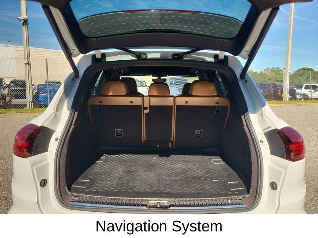 2016 Porsche Cayenne Base photo 4