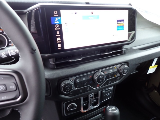 2025 Jeep Wrangler Sport S photo 17