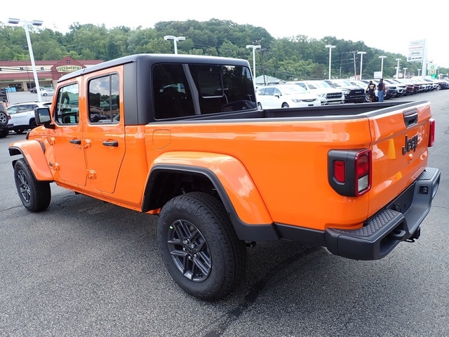 2025 Jeep Gladiator Sport S photo 3