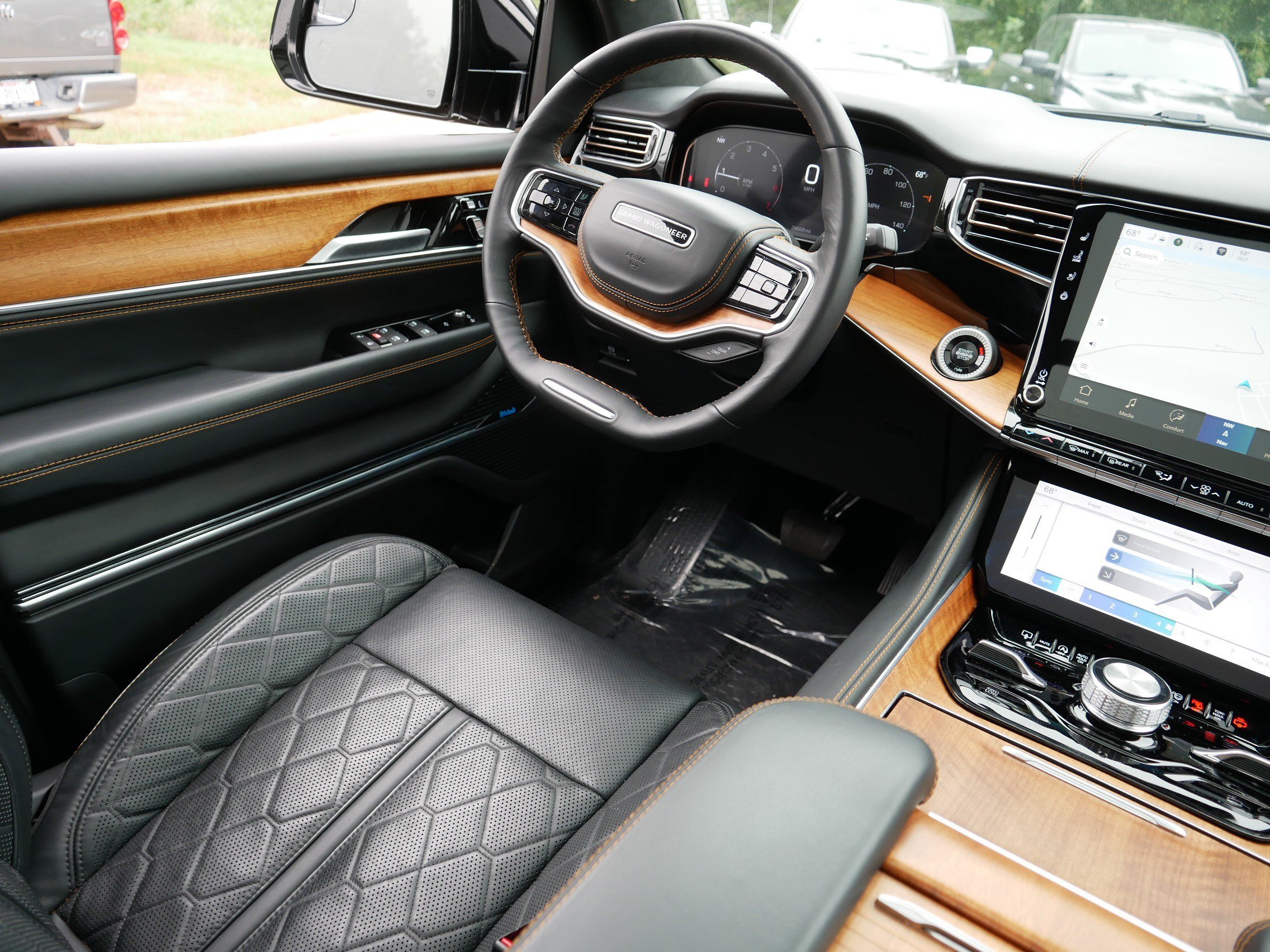 2024 Jeep Grand Wagoneer L III photo 9