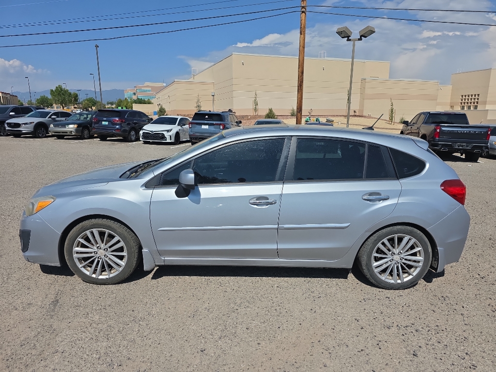 2012 Subaru Impreza 2.0i Limited photo 2