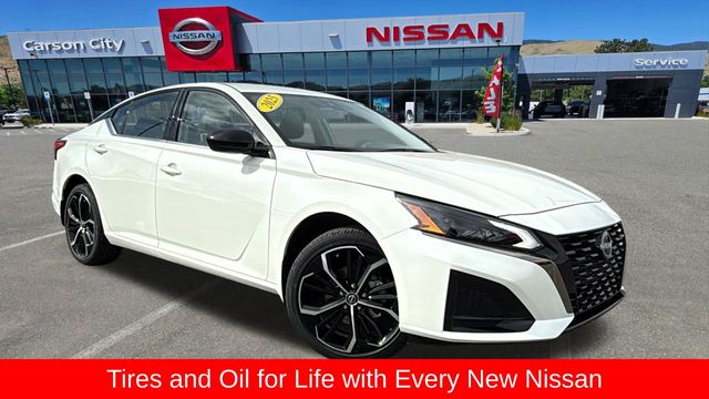 2025 Nissan Altima SR's photo