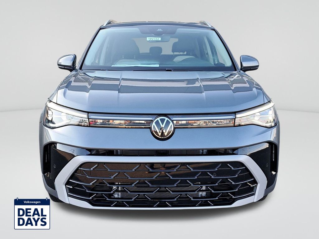 2025 Volkswagen Taos SEL photo 2