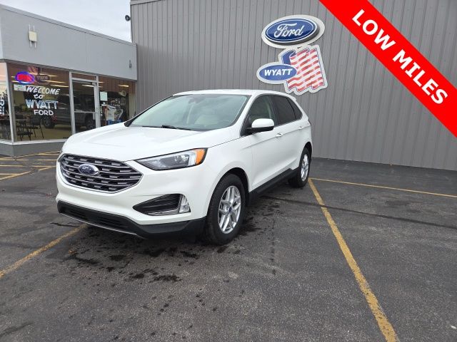 2022 Ford Edge SEL's photo