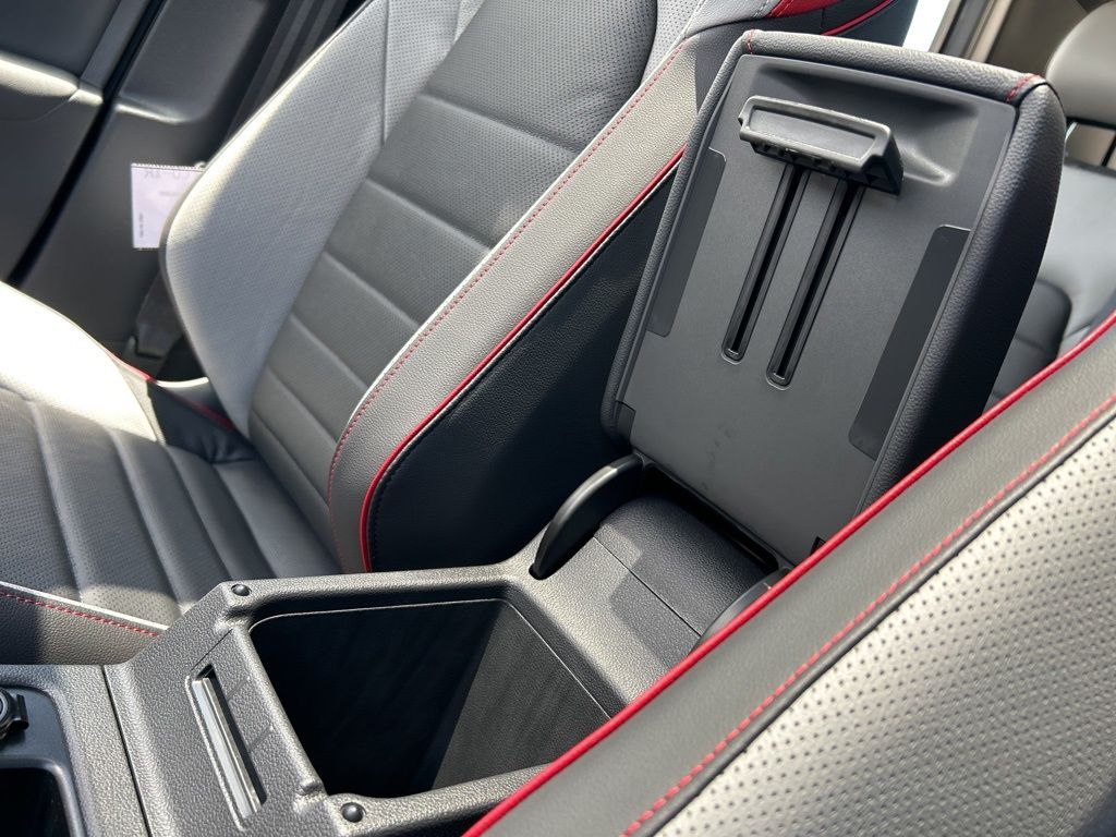 2025 Volkswagen Golf GTI SE photo 30