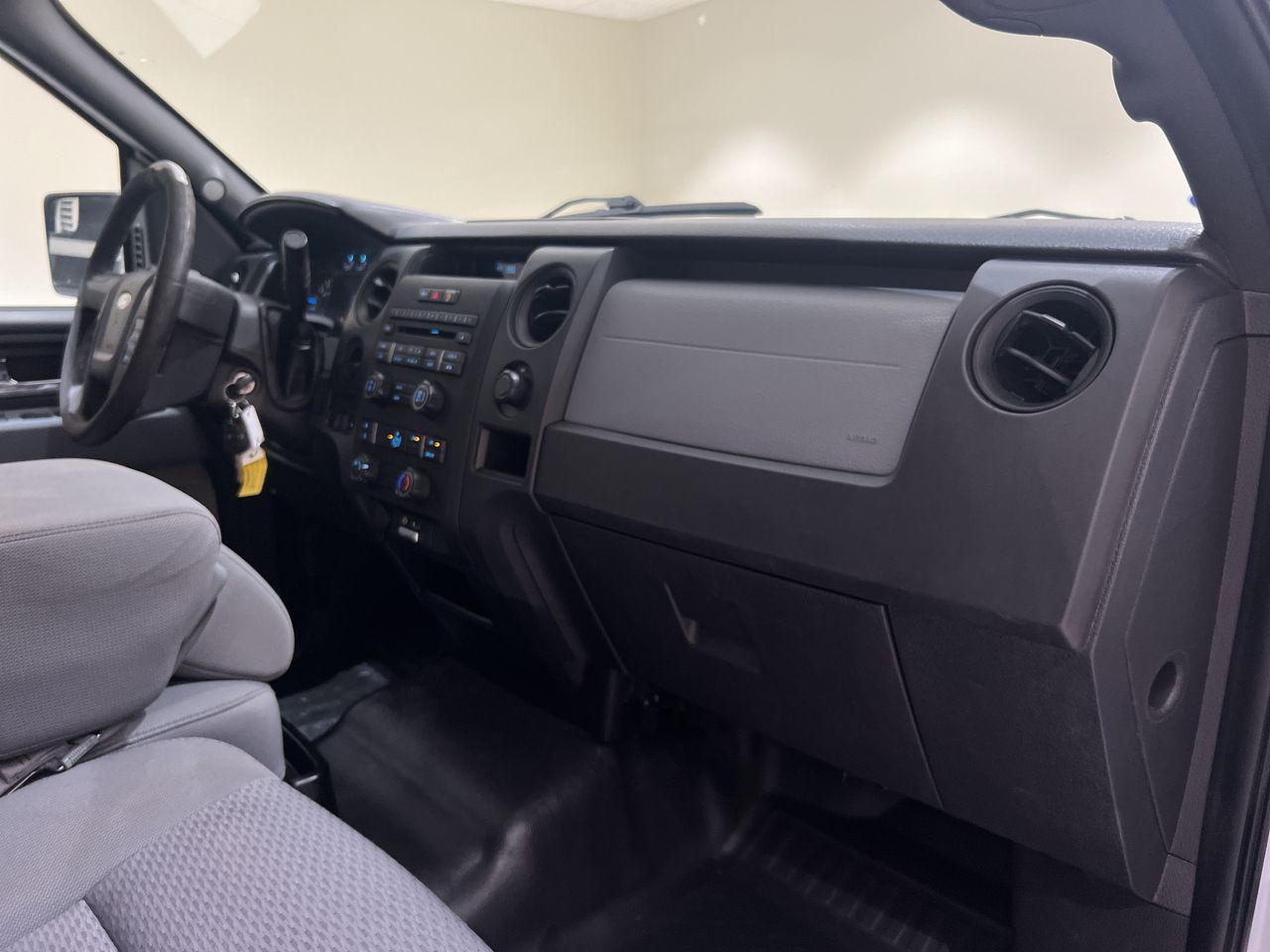 2013 Ford F-150 XL photo 53
