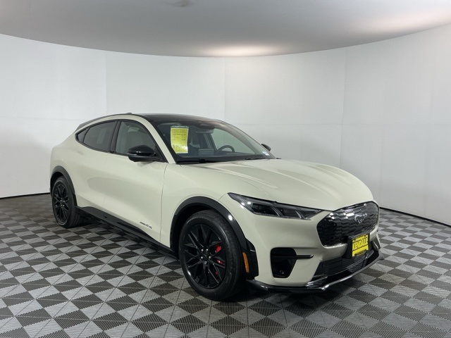 2025 Ford Mustang Mach-E Premium photo 3